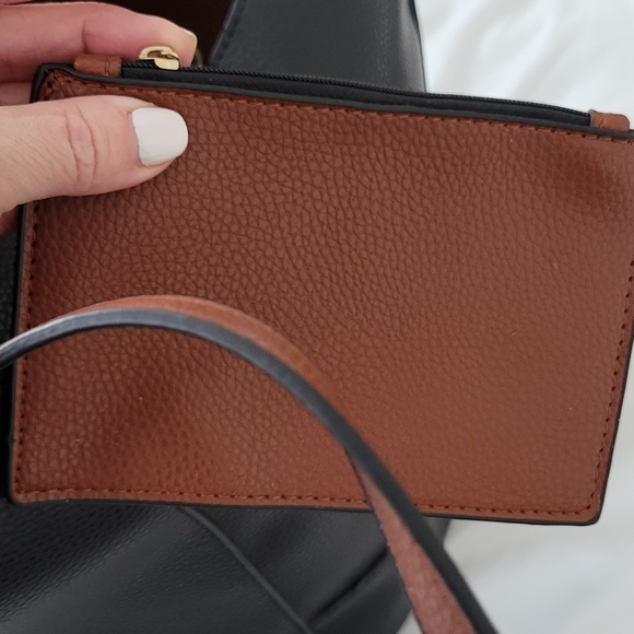 G.H. Bass & Co. 3-in-1 tote, purse and wallet. - Picture 13 of 14